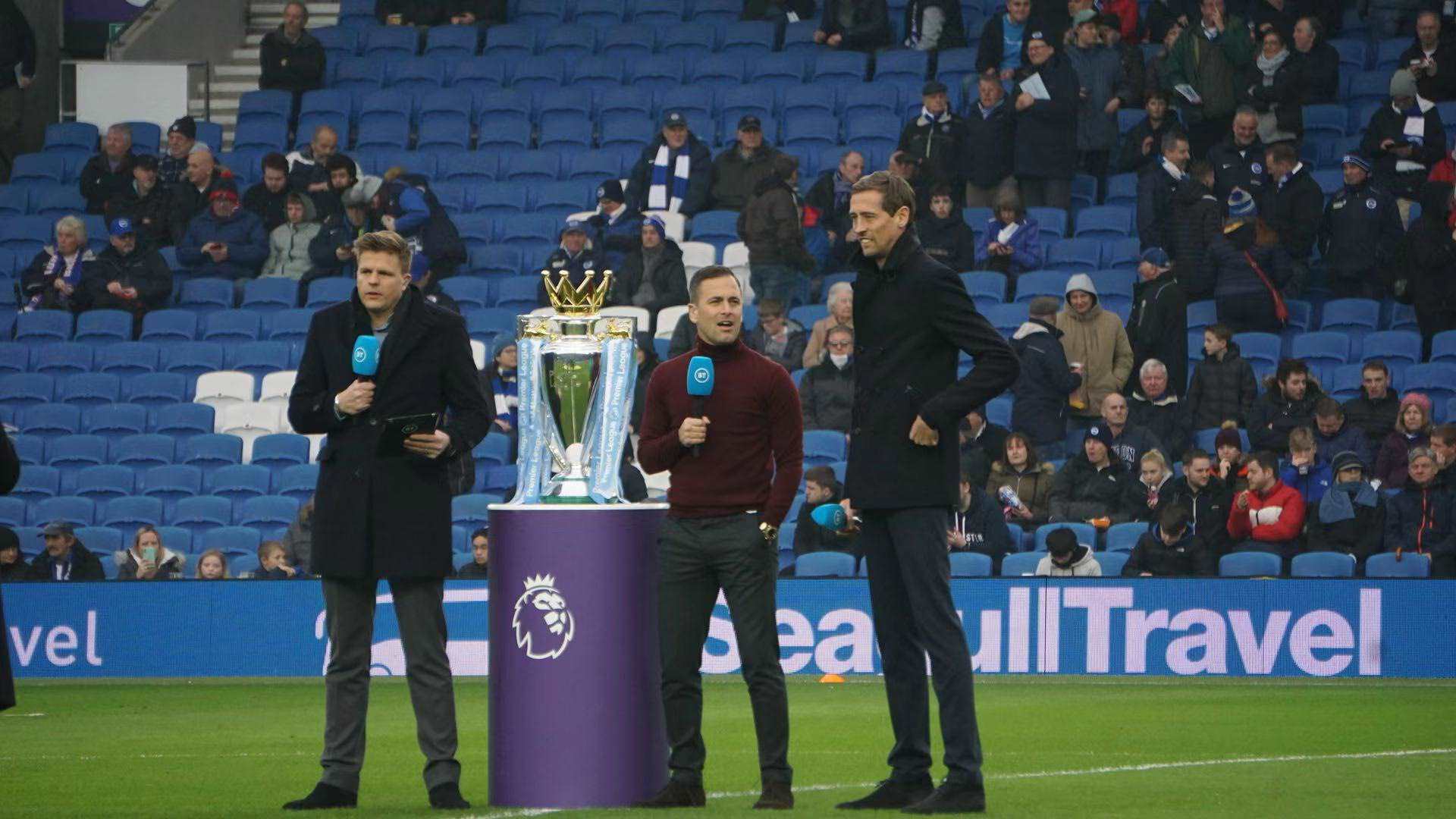 在俱乐部的 在俱乐部的